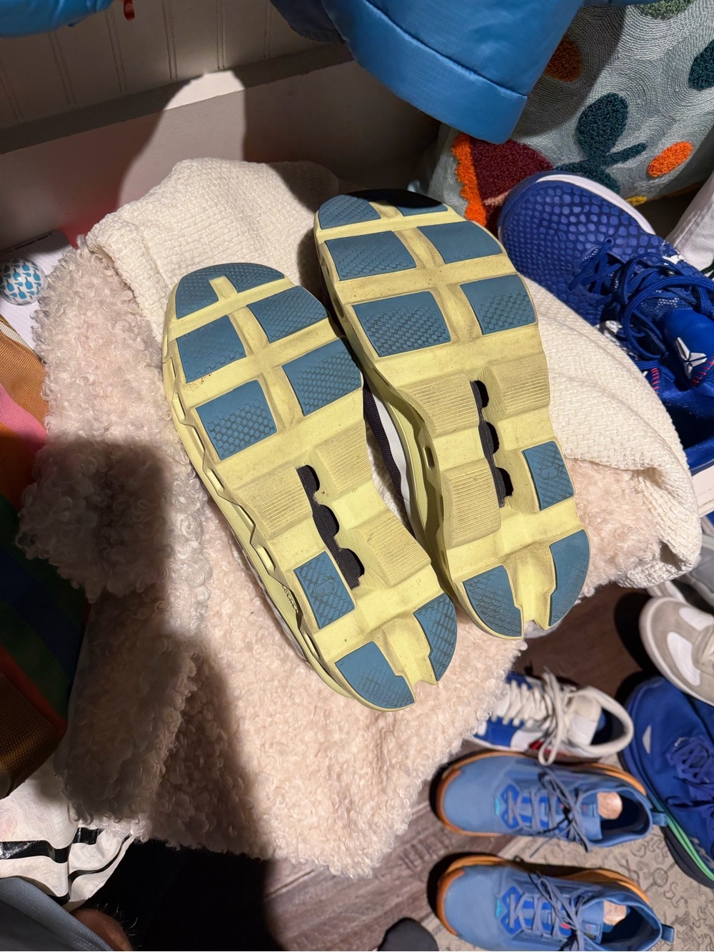 ON Men's Athletic Running Shoes in Navy with Light Yellow Accents - Picture 3 of 3